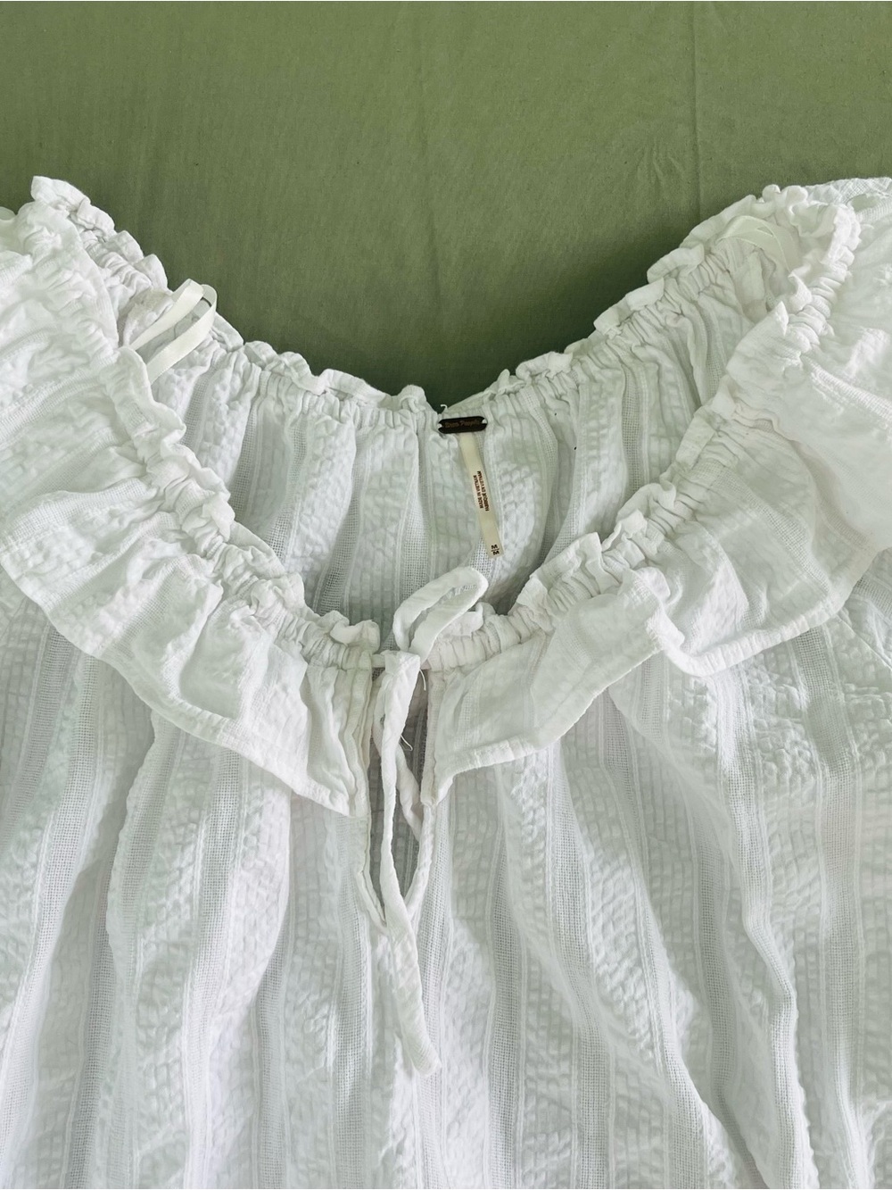 Free People White Off Shoulder
Peasant style Top/ Blouse & Black Corset Costume - Picture 4 of 11